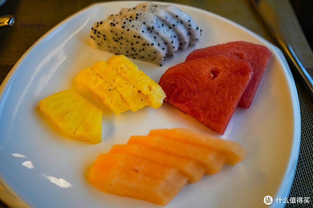 秋水共长天一色,拥南昌最美江景!力高皇冠假日酒店 江景套房 入住体验