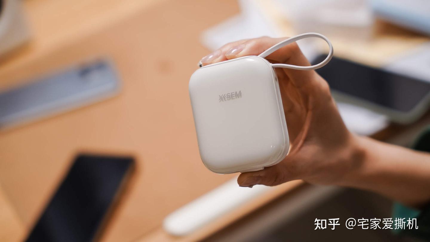 西圣 PB-S 半固态充电宝实测:一加 Ace6 与 iPhone13 的续航伴侣
