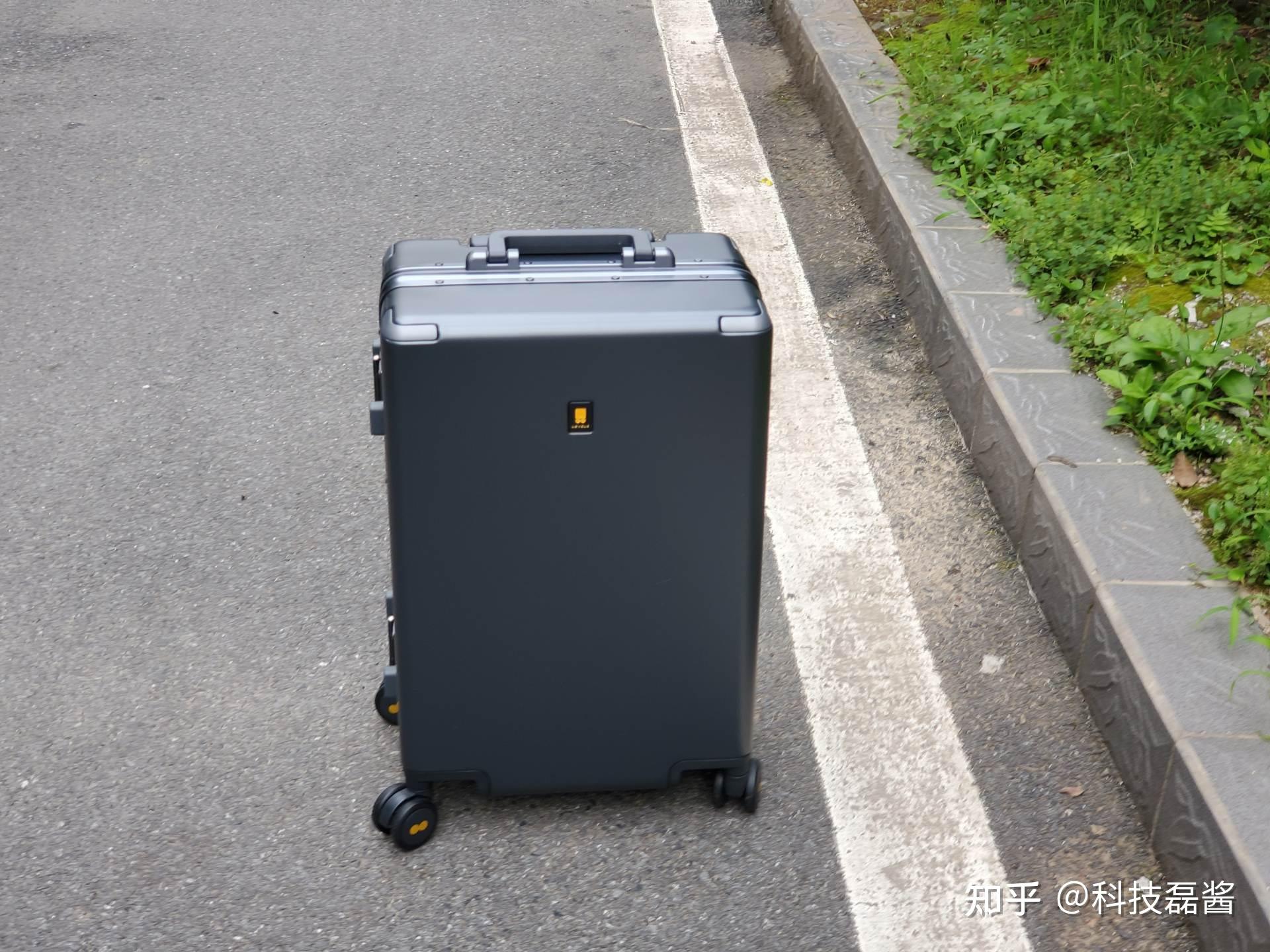 给你满满的安全感地平线8号power系列行李箱测评