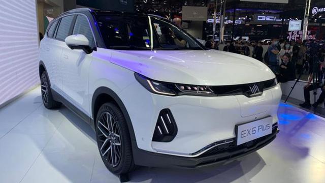 威马ex6 plus 6座版:售价27.99-28.88万元