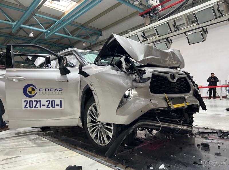 超级碰撞新款广汽丰田汉兰达完成正面碰撞测试