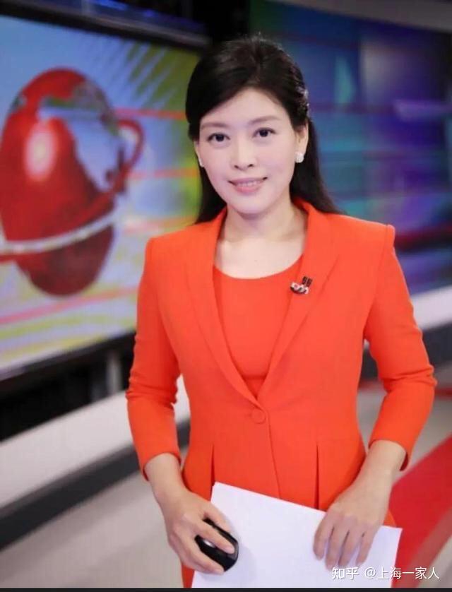 上海电视台主持人照片图片