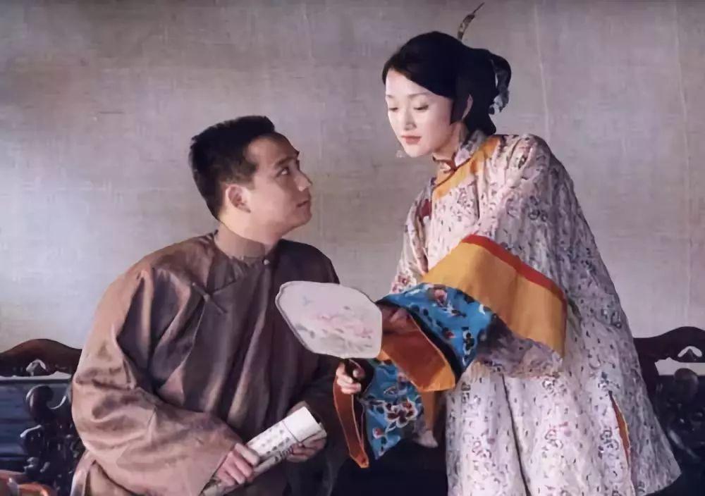 《橘子红了》最后一场戏,俩人诀别,戏里周迅怀着黄磊的孩子,他们那天