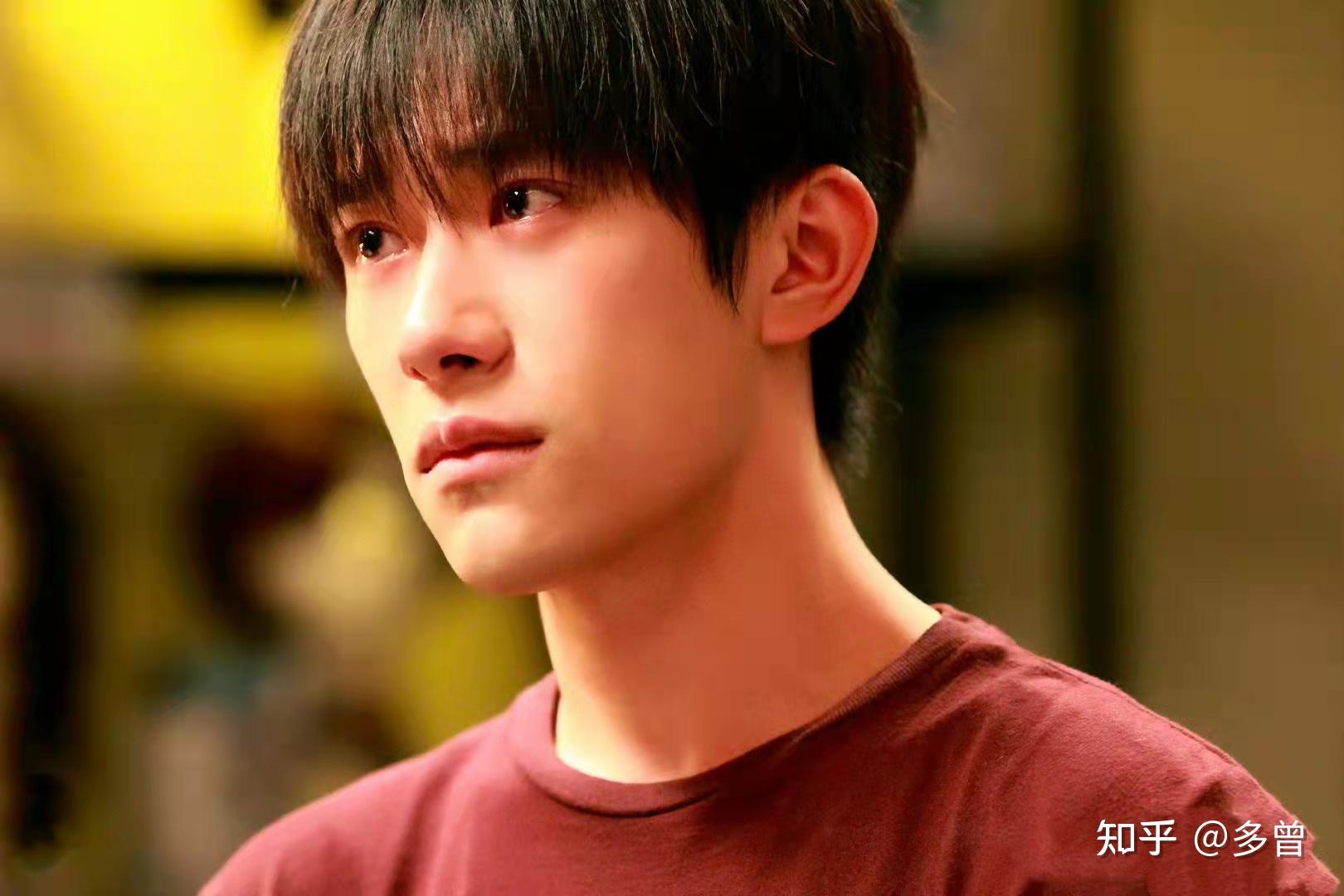 金鸡奖提名名单公布,于和伟易烊千玺入围,刘浩存周也上榜引争议