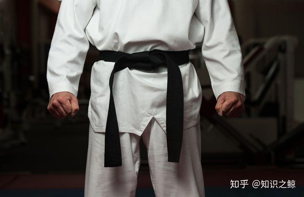 考了跆拳道黑带,就能当教练了吗?这个问题问得好!