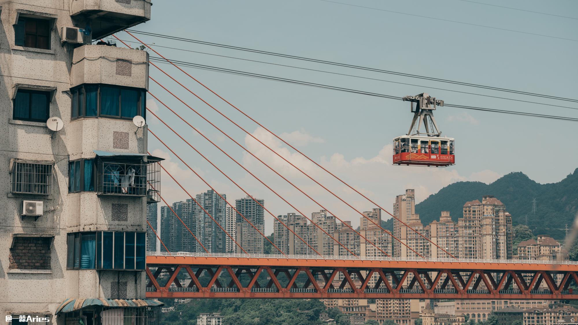 跟着疯狂的石头进入电影江湖探访重庆最疯狂的取景地