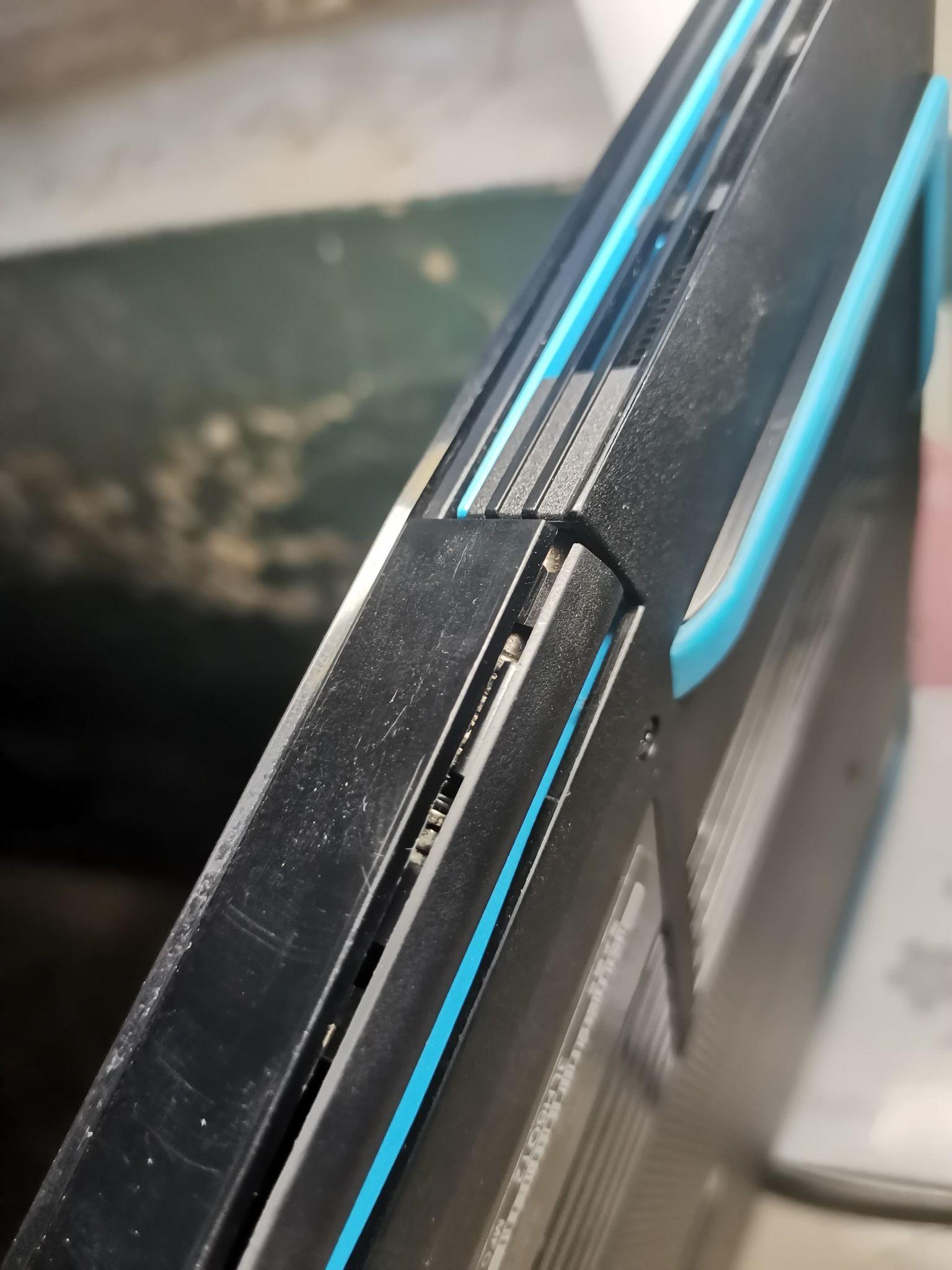 19年10月买的新款戴尔g3现在转轴处裂开了怎么办