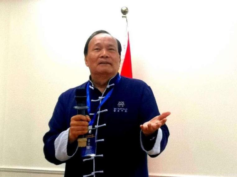 来自深圳的铁牛道医馆创始人,从医30年的铁牛道长向大家介绍了他的
