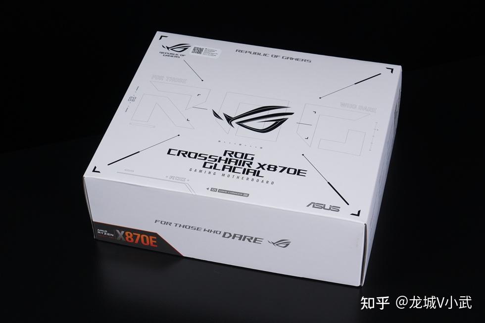 硬核实力与旗舰性能 —— ROG CROSSHAIR X870E GLACIAL 开箱体验!