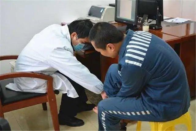 监狱里的服刑人员怎么看病