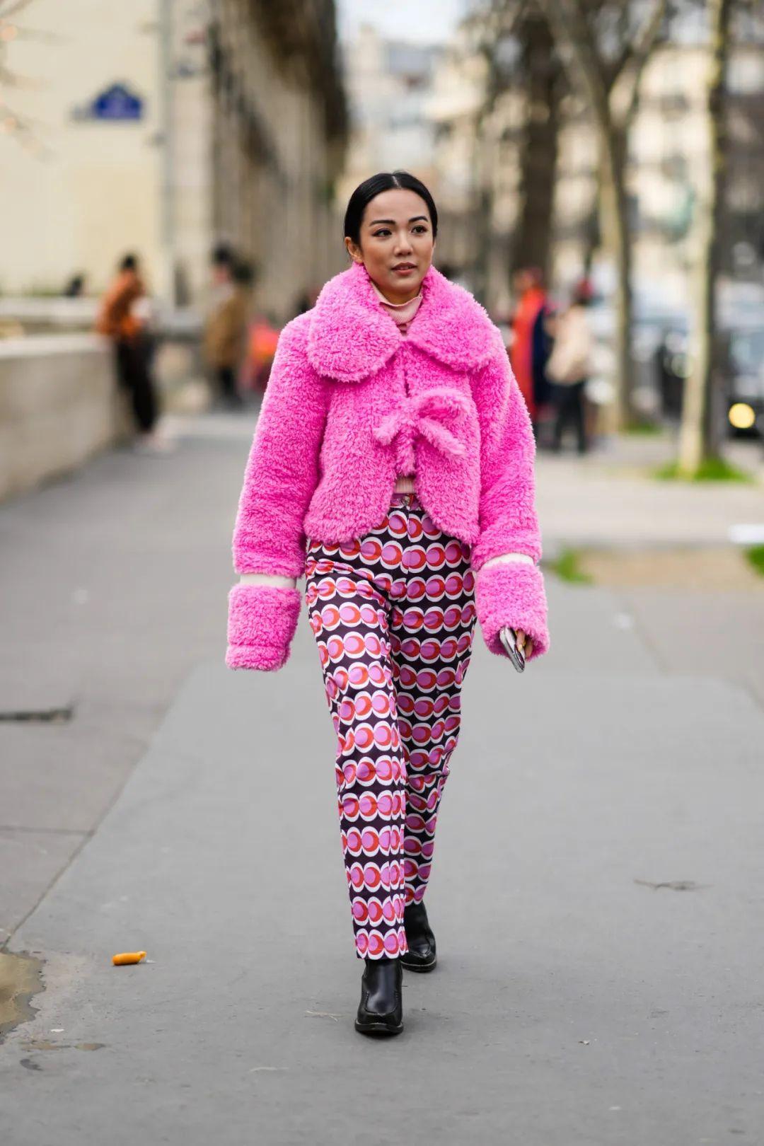 hotpink是新的千禧粉