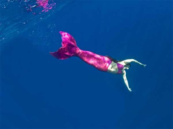 脑洞大开的新玩法——美人鱼式游泳