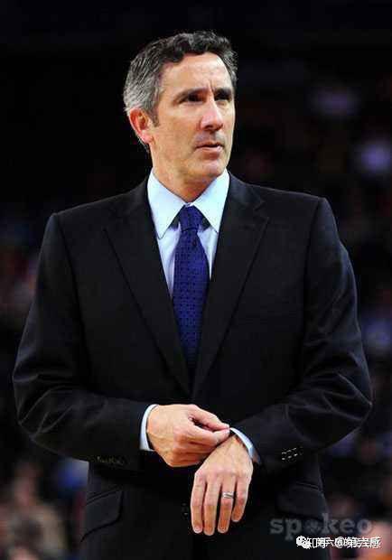 杜克大学蓝魔队队长,大四时ncaa引进三分球,这一年英格兰德三分球24场