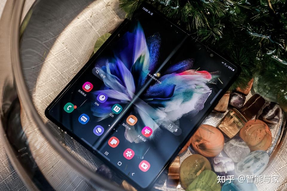 三星新一代galaxyz系列折叠屏手机如何媒体品鉴会上我们用了用