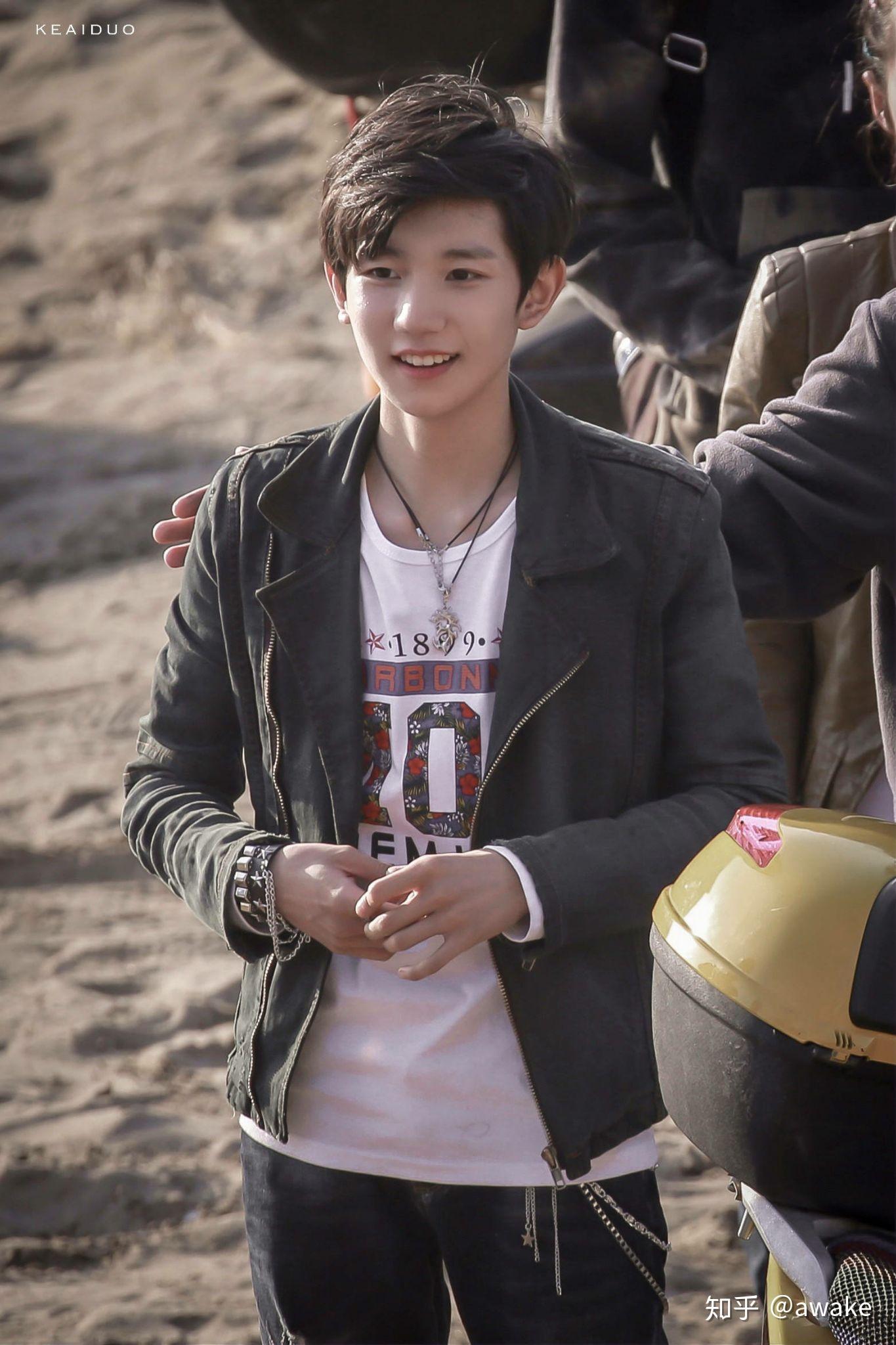 如何客观评价16岁王源在电影《地久天长》中的演技?