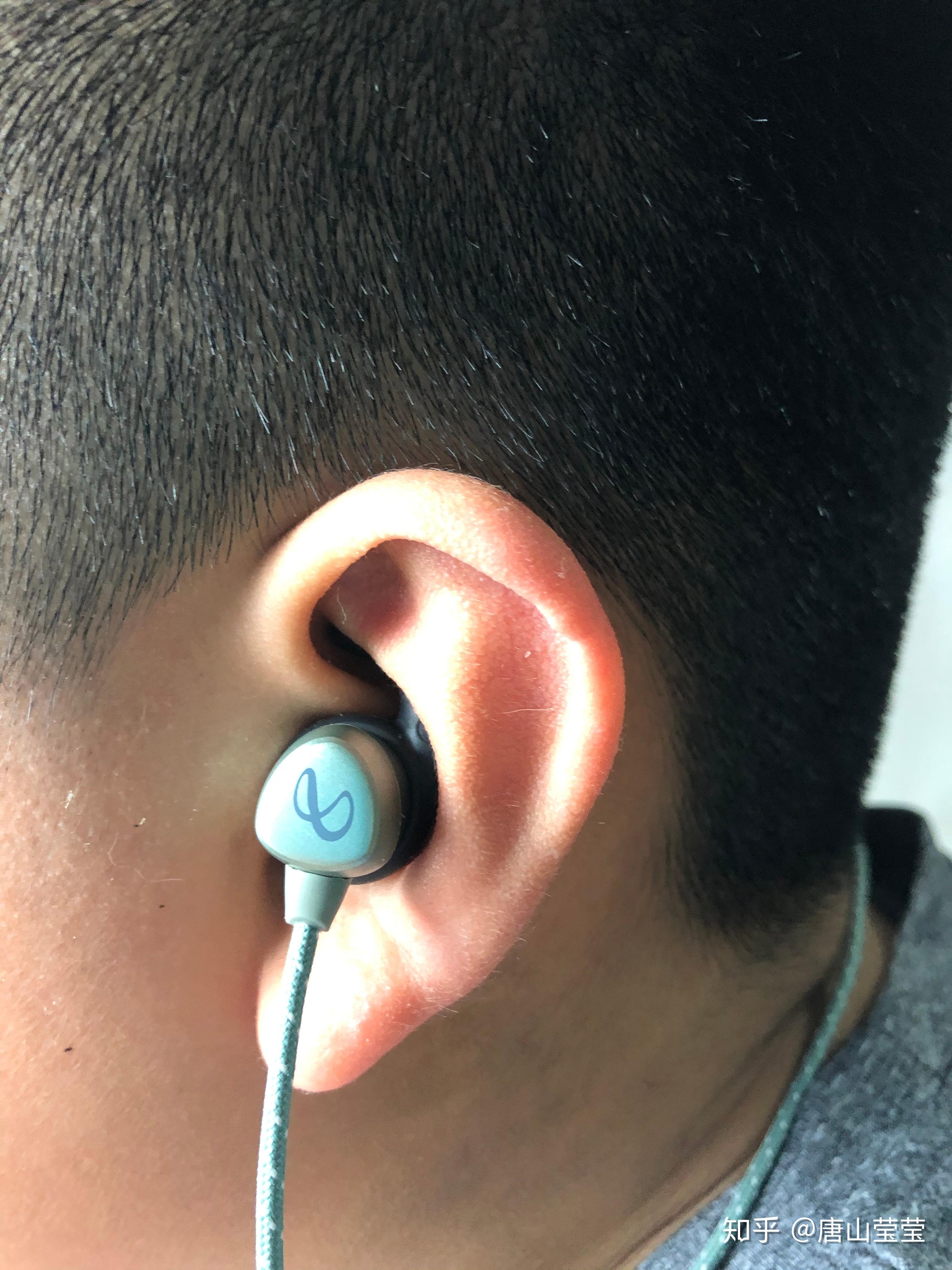 舒适无止境的颈挂式蓝牙耳机infinityi200bt