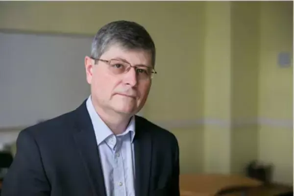 贺列夫纽克和他的《史达林:从革命者到独裁者》|城与邦