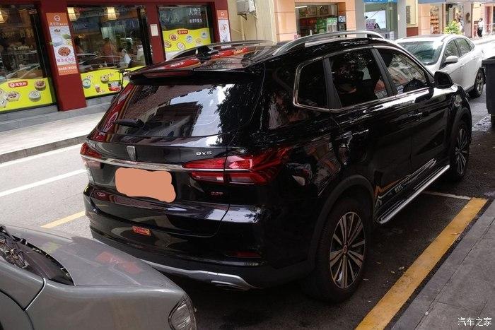 情怀买车遇见黑色大气的荣威rx5我很喜欢