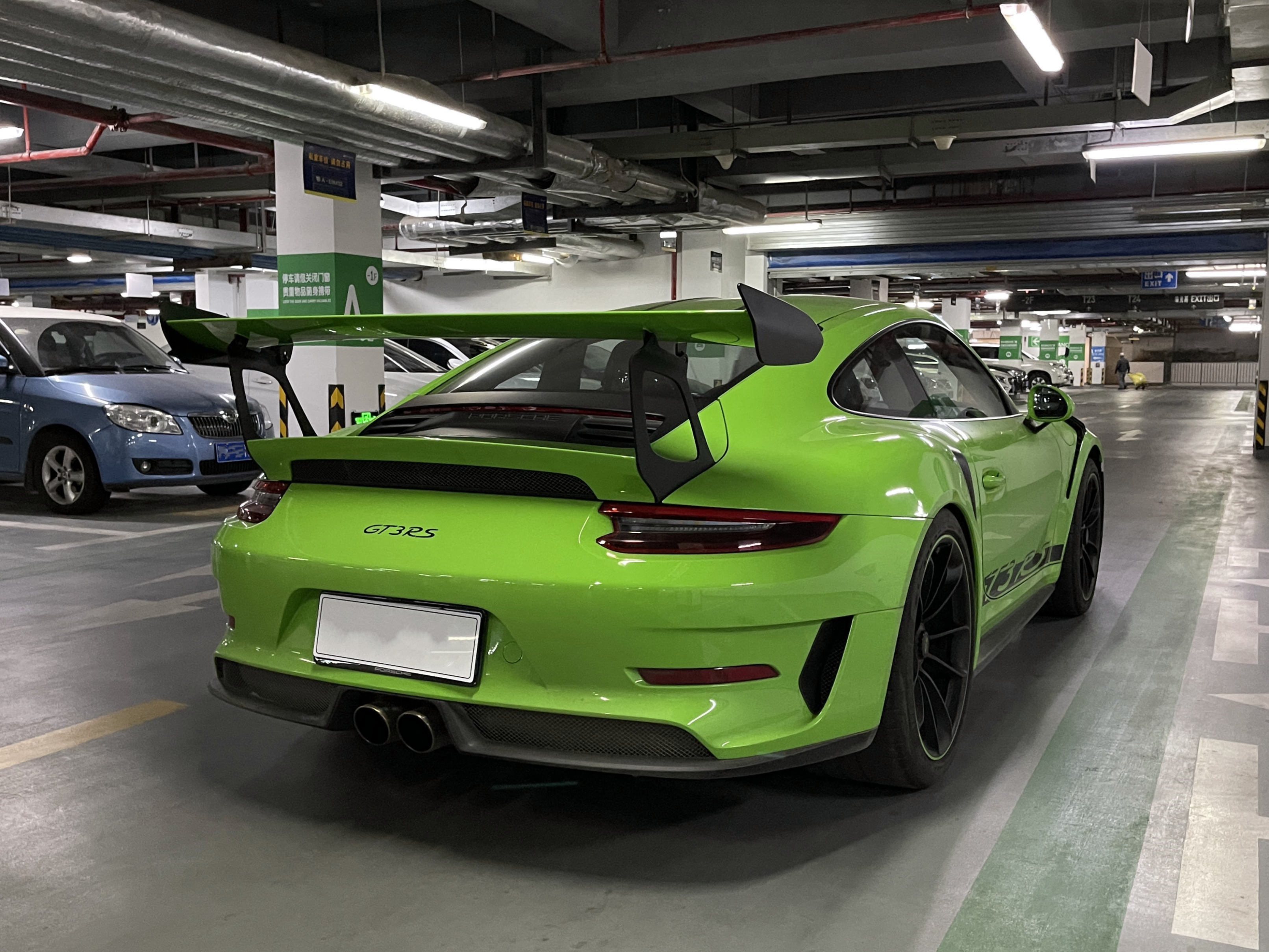 260万入手保时捷911gt3rs40自吸也能做到3秒2破百太厉害了