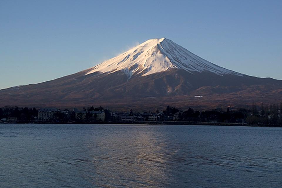 大约象征着富士山~神奈川县点灯说起神奈川,就是蓝蓝的天和蓝蓝的海