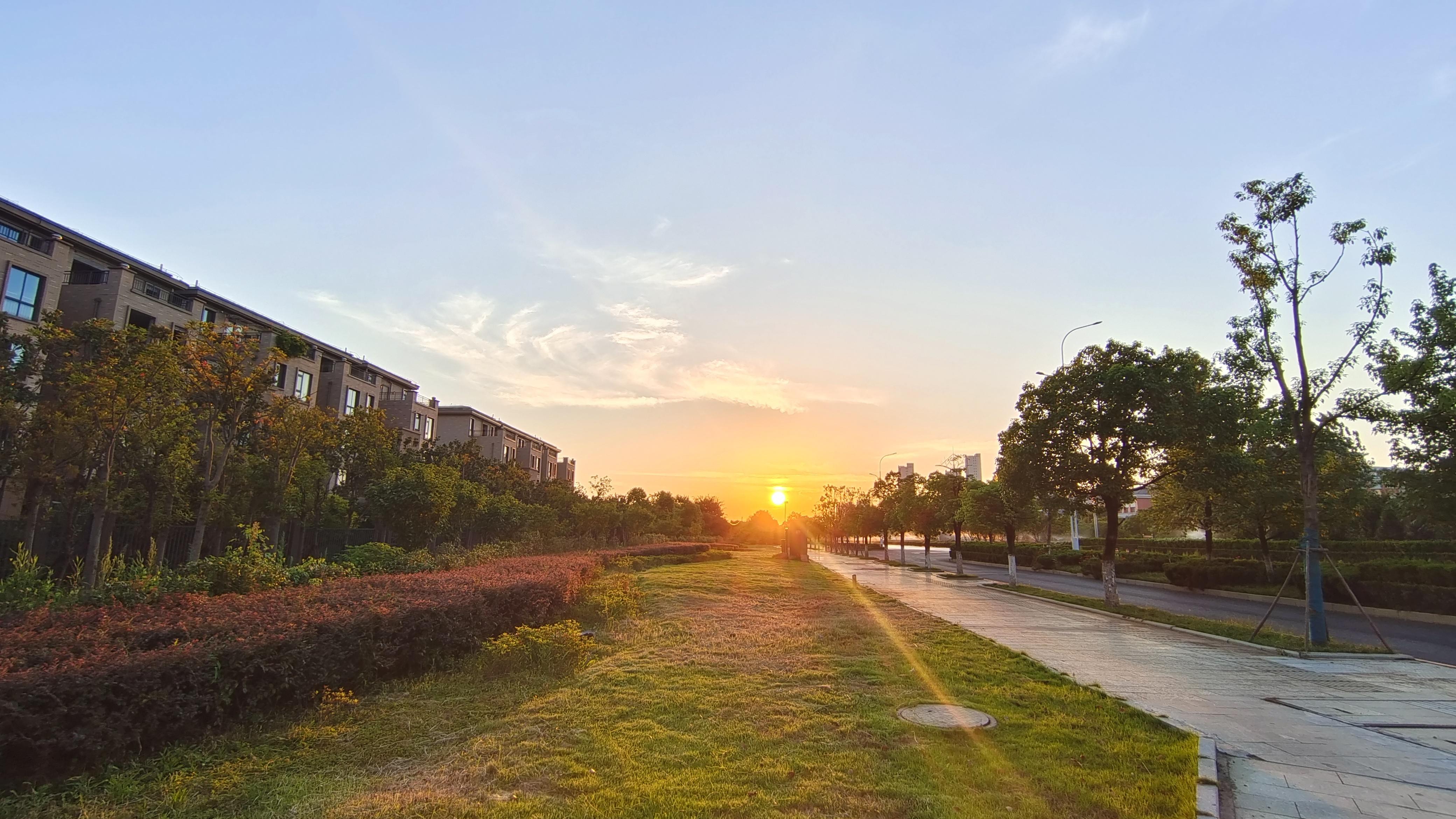 美丽吉安夕阳下的城市街景