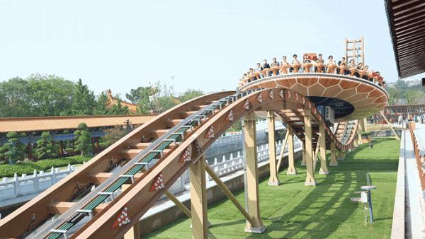 河南开封清明上河园景区喜迎开门红八天共接待696万人次龙年的欢乐