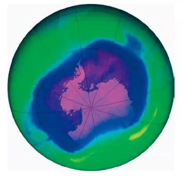 显示,一条厚达3千米的由灰尘,酸性物质,气溶胶和光化学烟雾形成的毒霾