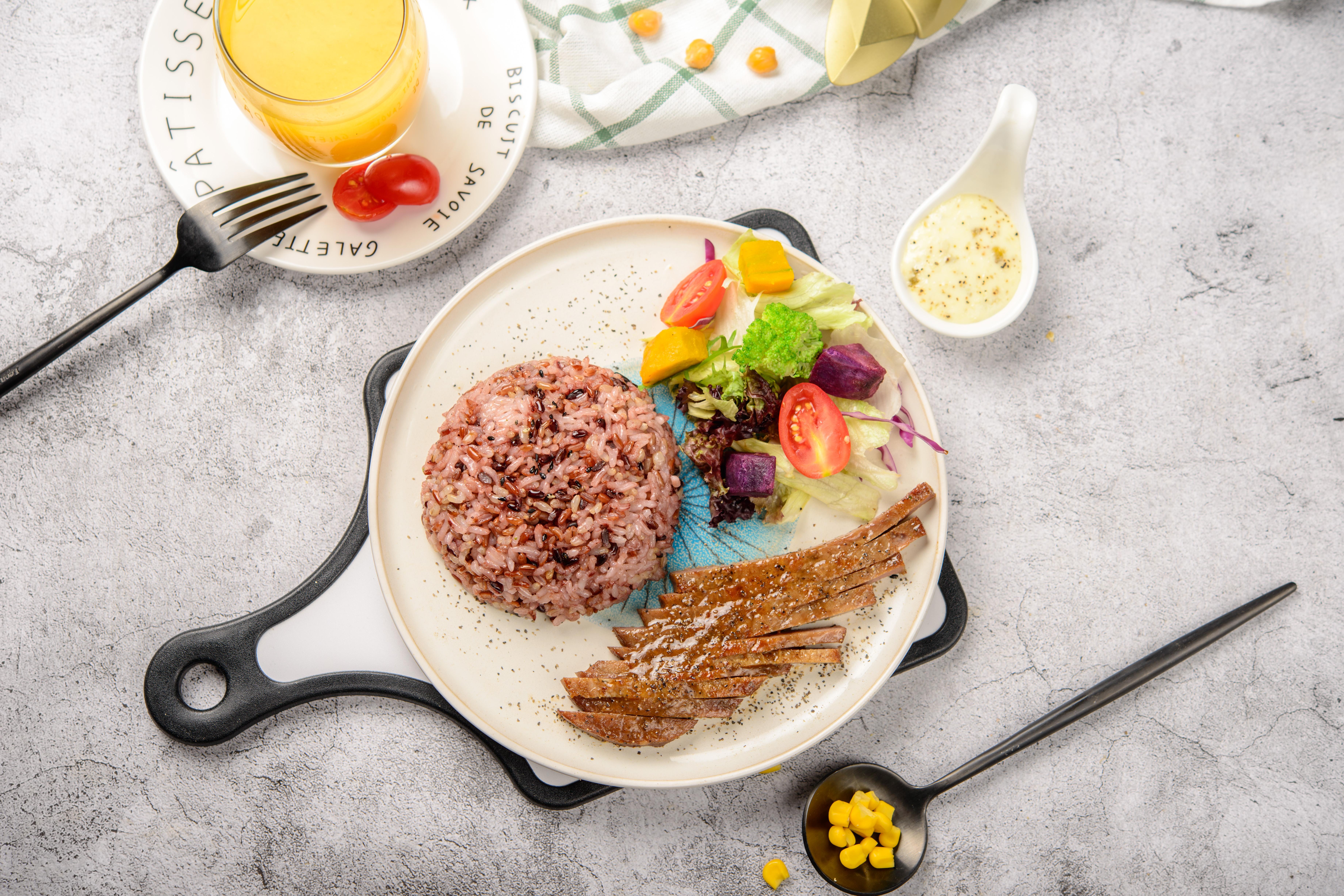 轻食健身餐的市场前景如何该如何选择小投资轻食健身餐加盟品牌