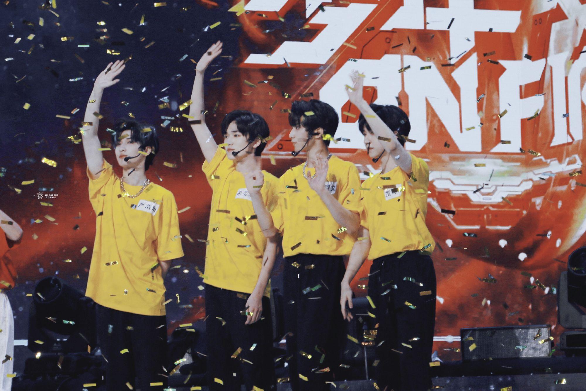 跪求tnt时代少年团无水印高清少见的照片