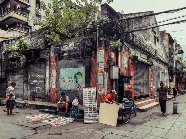 如何用手机修出超复古的街头照片