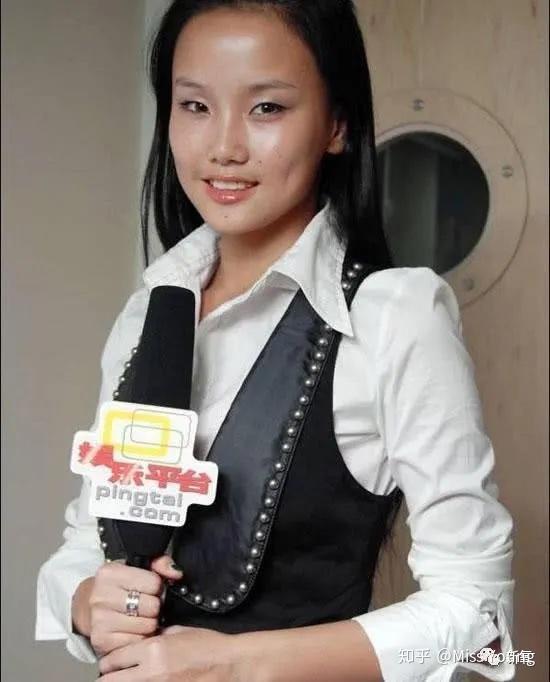 非大众美女媚中带傲的黄龄