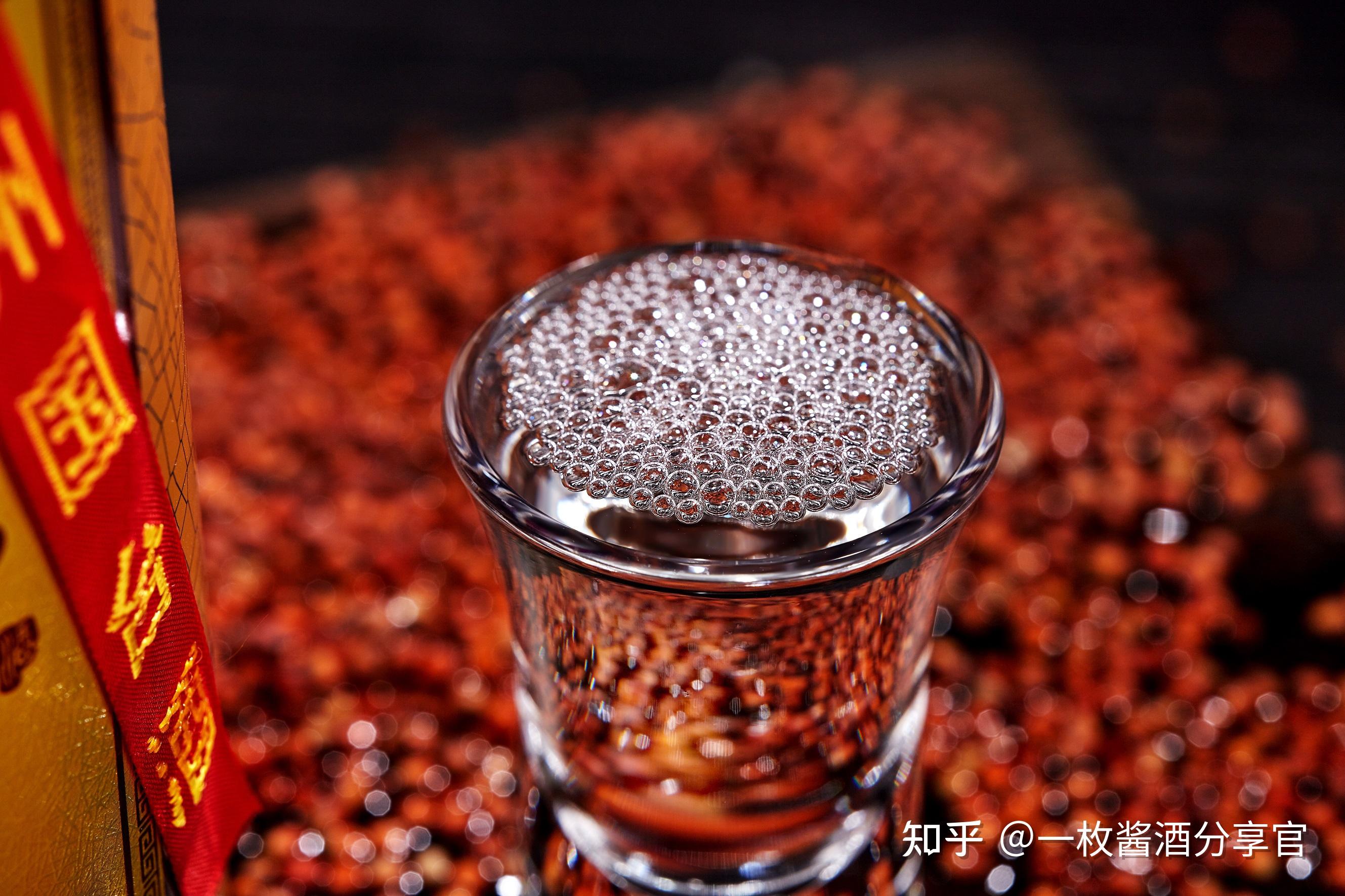 尚粤名酒聊什么酒更值得收藏酱香型白酒还是浓香型白酒