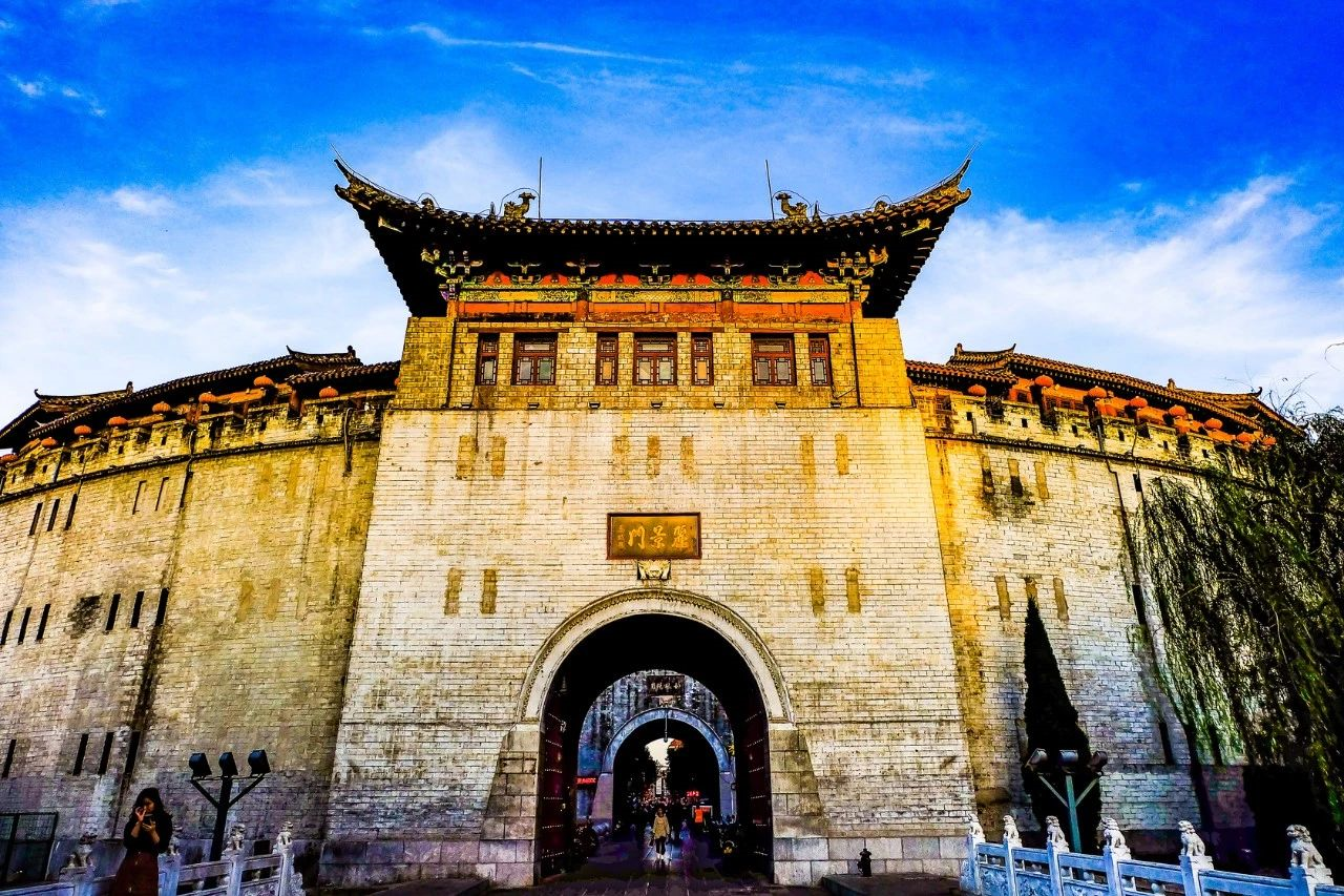 河南,十三朝古都洛阳,八朝古都开封,七朝古都安阳,以及五朝古都郑州