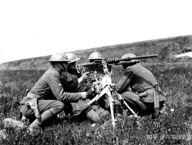开火就喷地的武器,法国一战艾蒂安m1907重机枪,能发射穿甲弹