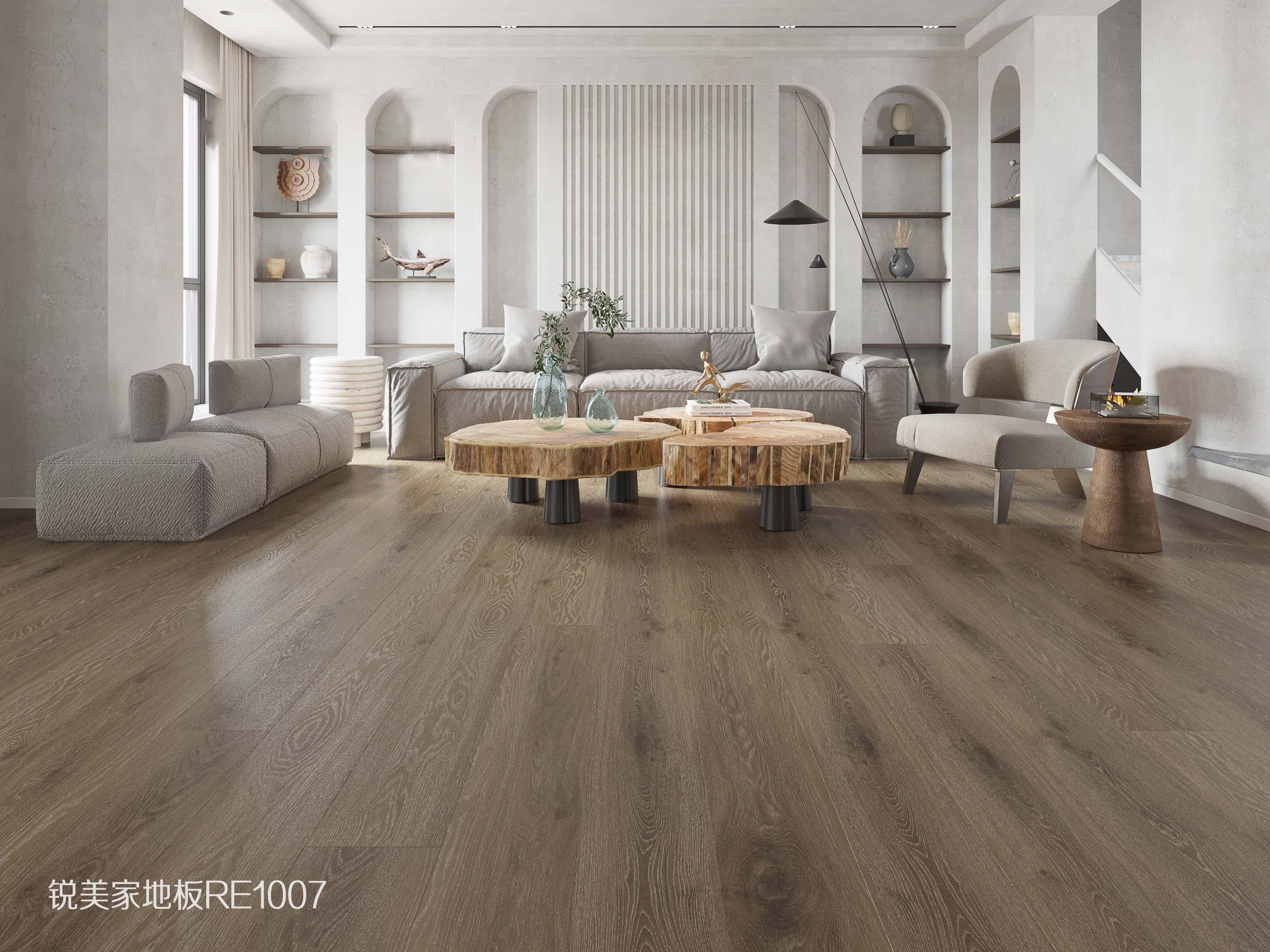 如果从装修角度分析,客厅,卧室可以选用地板装修材料,具有隔音,美观