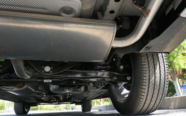 开国产车没面子奇瑞打造的豪华suv星途tx路上回头率真的高