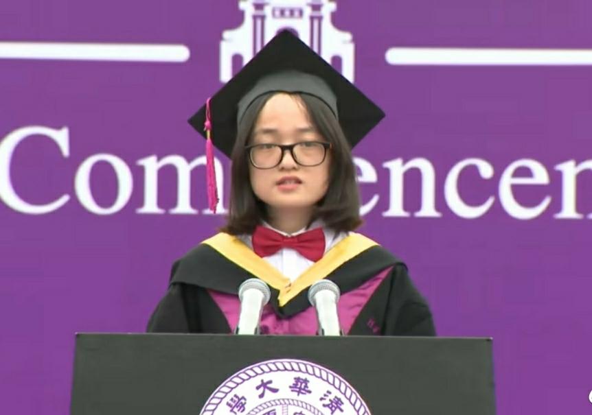 这是一个弱肉强食的世界只有变强大才能得以生存