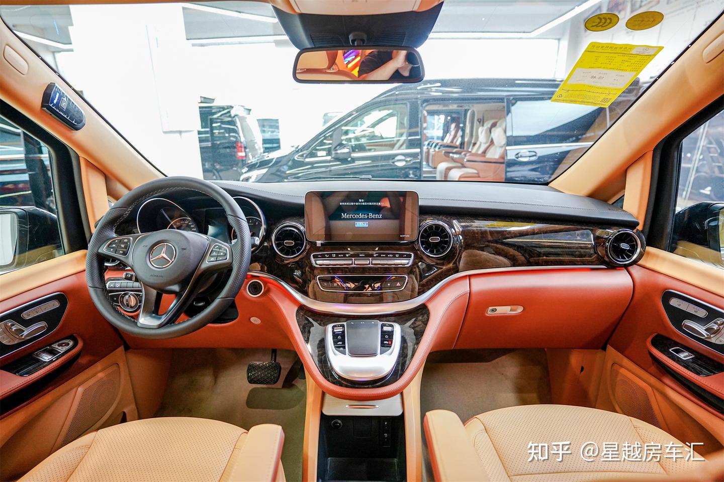 实拍奔驰V260L新款商务车，全隔断奢华私密7座，颜值气场全拿捏 - 知乎