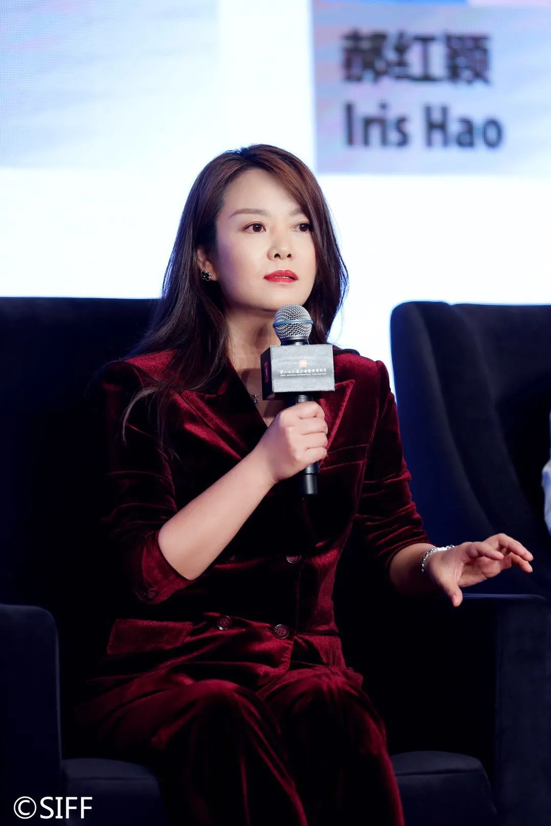 郝红颖律师多次参与国际a类电影节等官方论坛,并发表专业主旨演讲