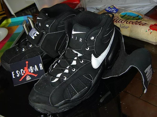 nike air modify force mid