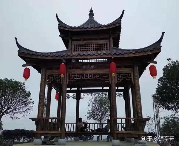 为什么有些凉亭有两层而第二层是上不去的这样设计是为了好看吗