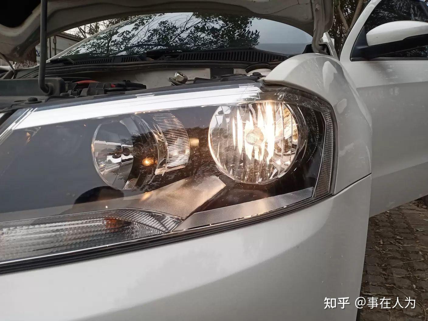 朗逸更换近光灯灯泡