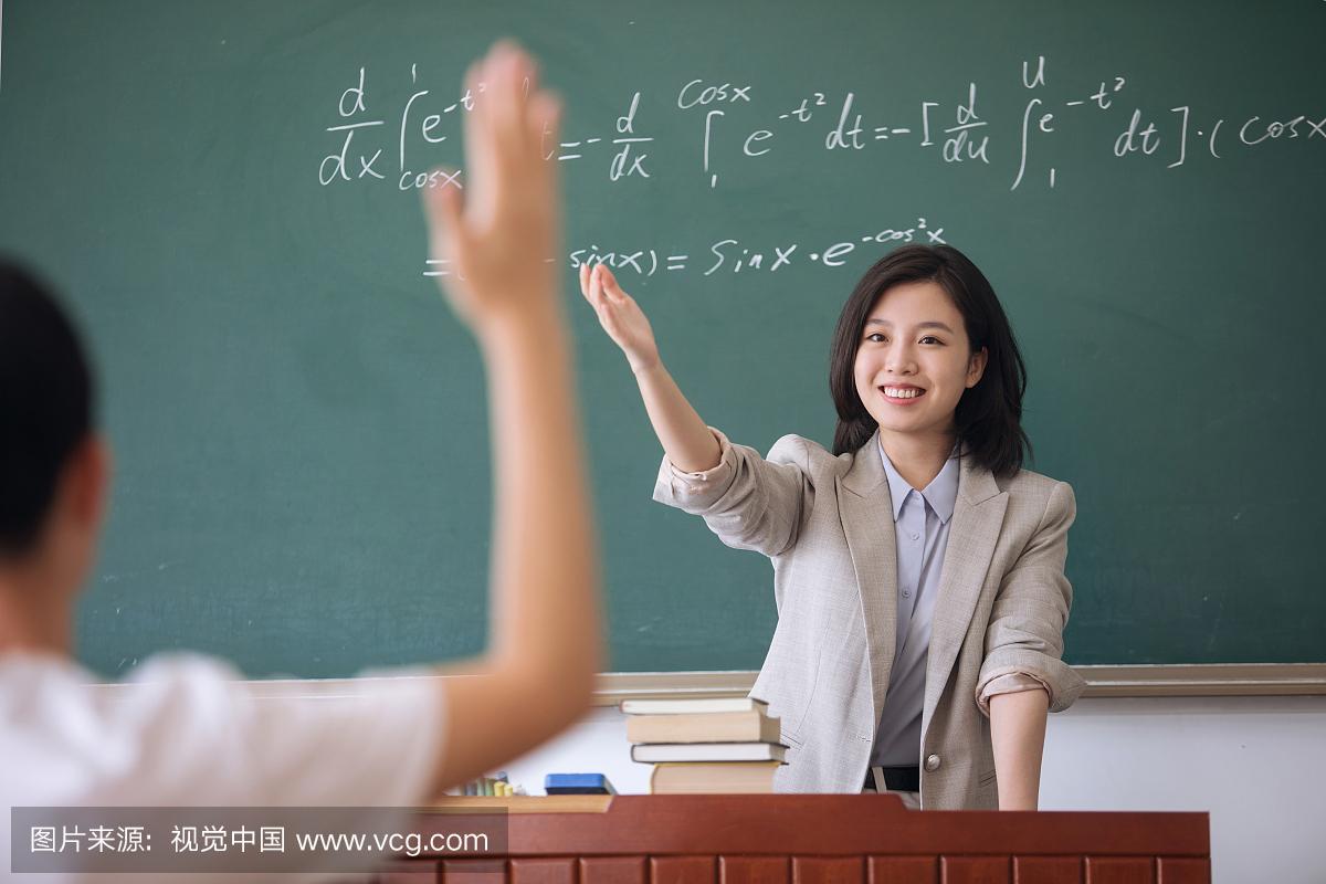后来也指导很多身边的同学成为人民教师,对这个问题有一定的发言权.