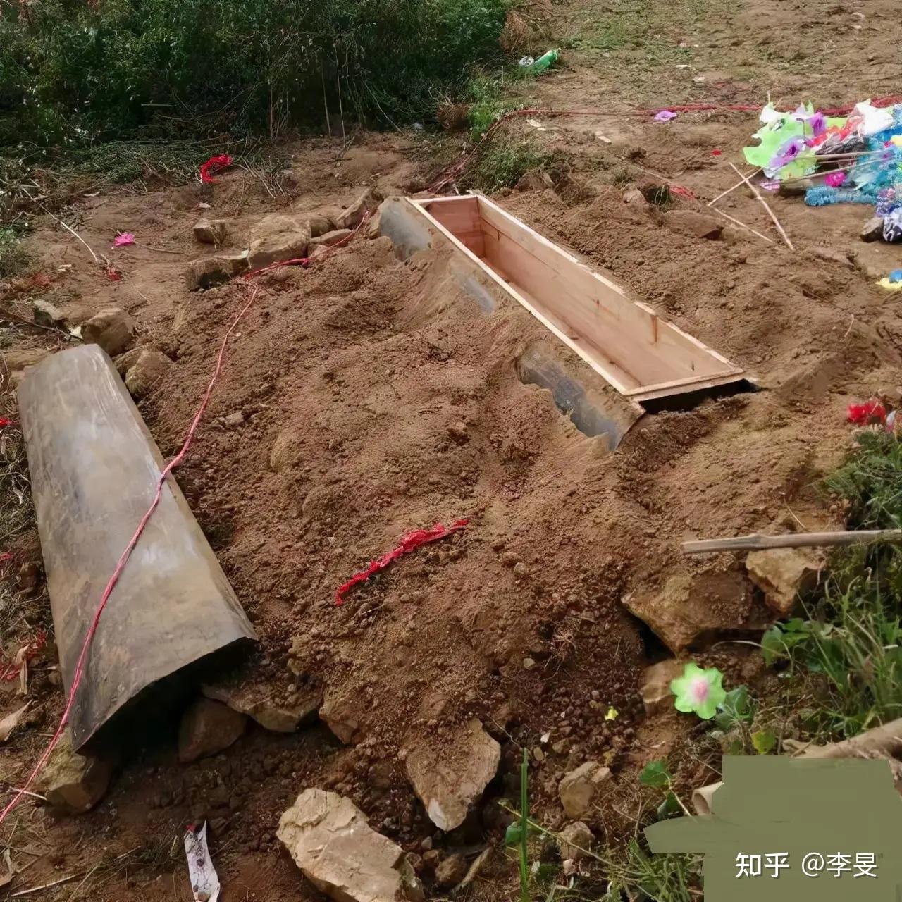 習俗和法律哪個更重要入土為安後是否還可以火化村民葬後遺體被搶02