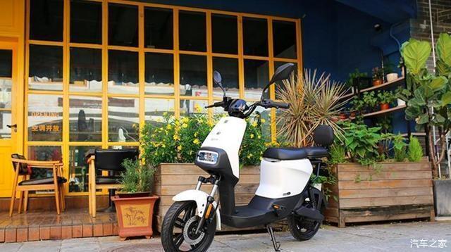 小牛新国标电动车g1双液压减震16寸轮毂2999元起