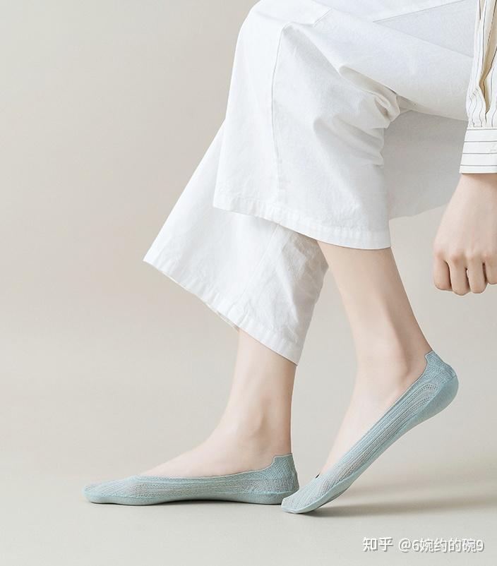 女生都爱穿白船袜吗?