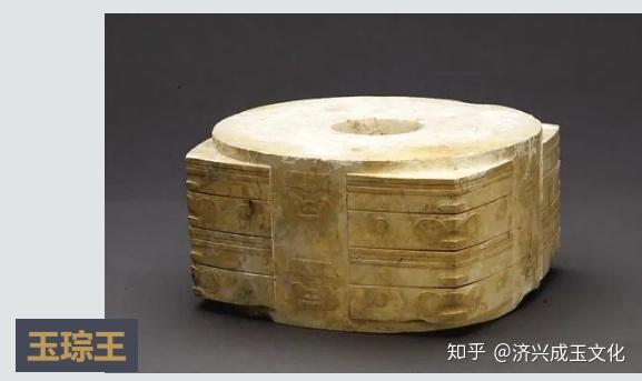 古美術 本藍田玉 手彫 漢代形制祭司像☆琮，璜，圭，璧☆玉礼器 置物 4点同出 古美術 本藍田玉 手彫 漢代形制祭司像☆琮，璜，圭，璧☆玉礼器