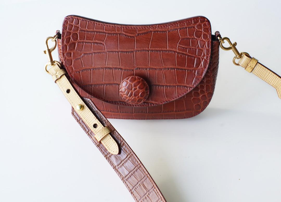 深蓝色头层牛皮搭配:粉色系,蓝色系,紫色