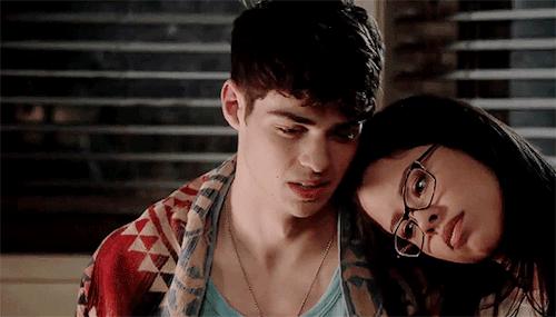 电影中女主lana和男主noah centineo 都属于起初都不怎么样但越看越