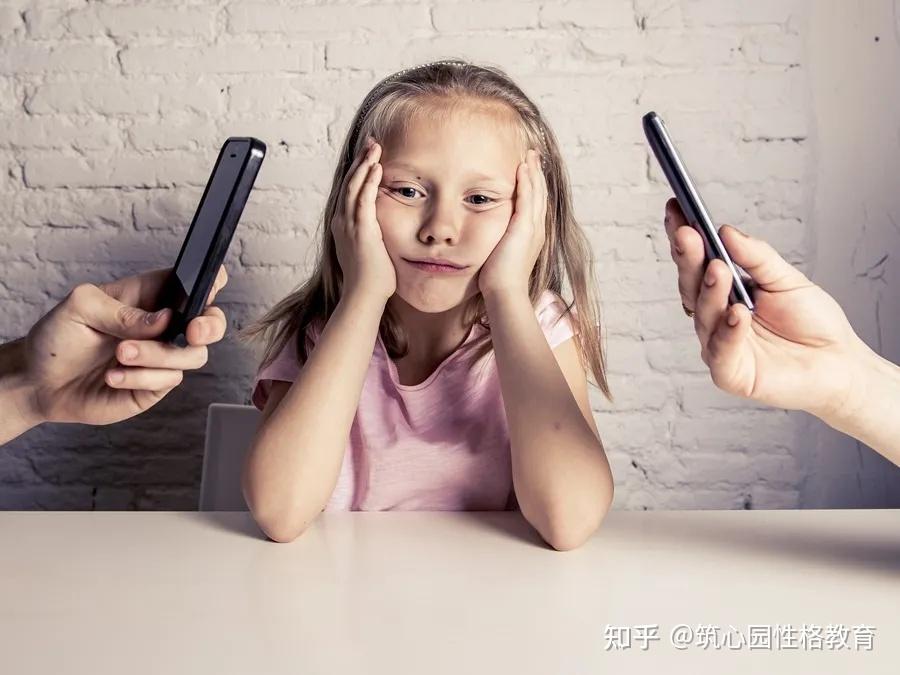 孩子沉迷手机游戏怎么办这些分析亮了直接搞定头疼问题